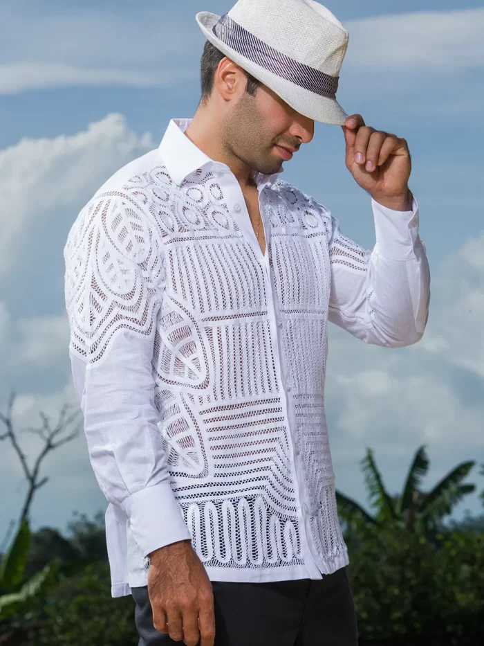 Guayabera Blanca Manga Larga Sesgos