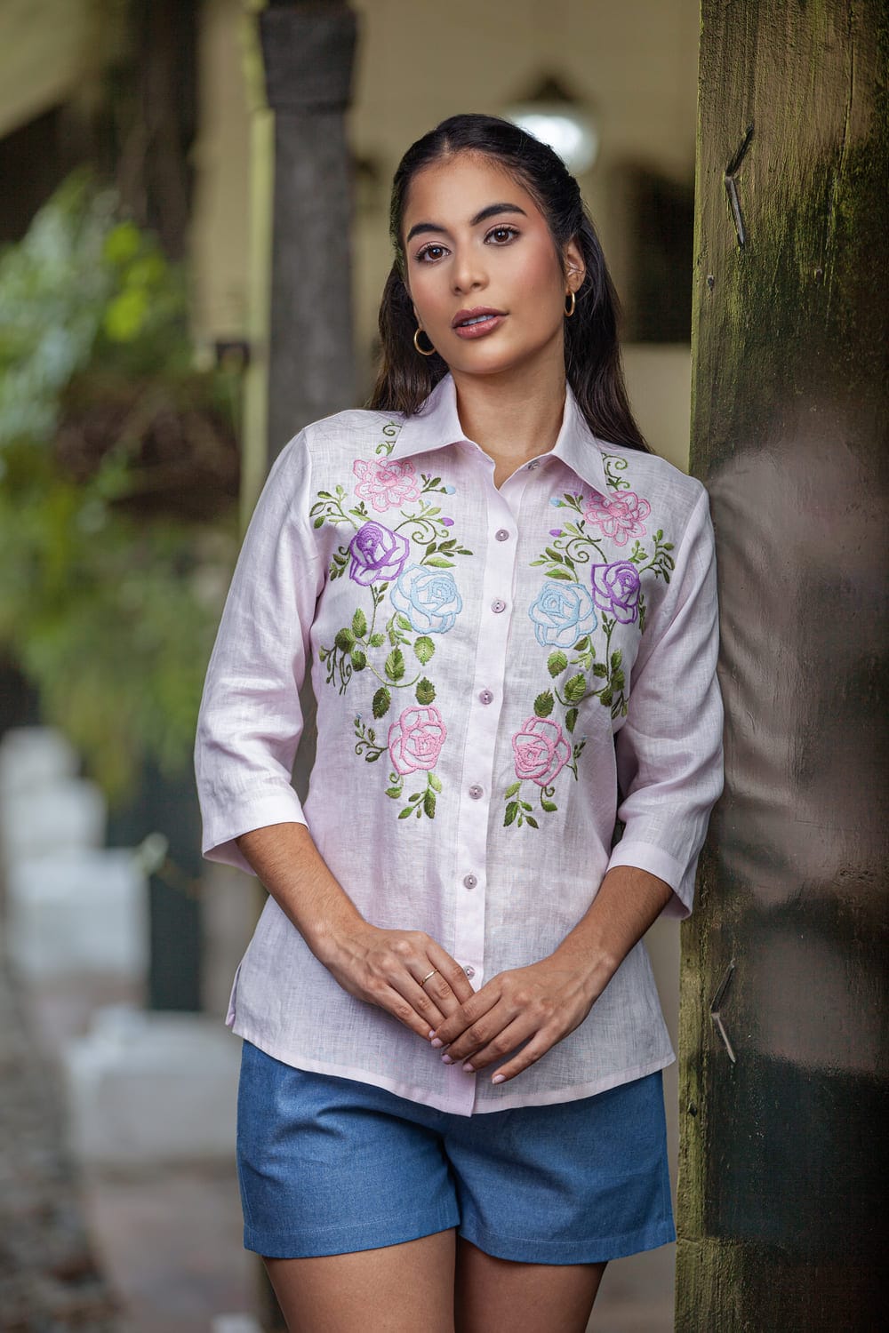 Blusa en Lino Rosado con Bordado Floral Petra - Image 2