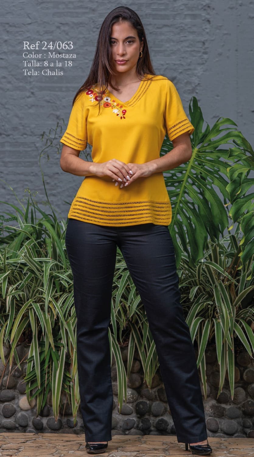 Blusa Artesanal Mostaza Bordada en Patecabra y Pasado - Image 3